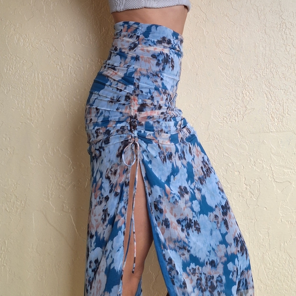 Amuse Society Skirt with slits size M (runs small)